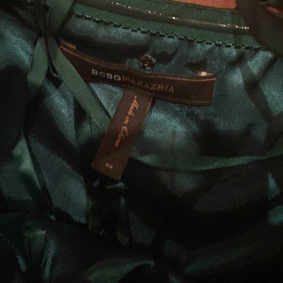 BCBG MAXAZRIA Emerald Green flare hemmed formal gown - Picture 4 of 6